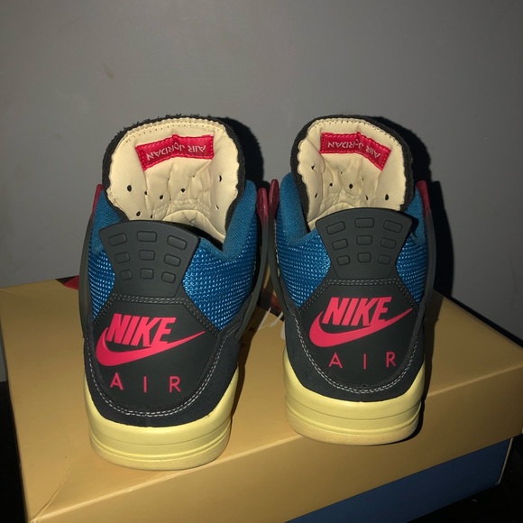 size 10M jordan union 4’s off noir main image 9